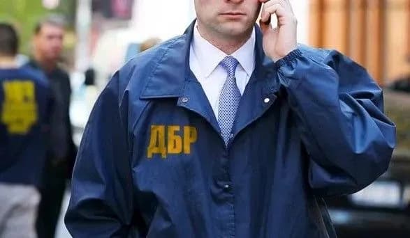 ДБР викличе на допит правоохоронців, які фігурують у розслідуванні розкрадань в "оборонці"