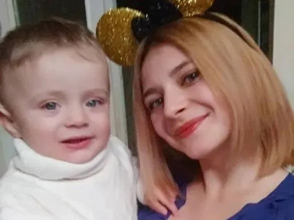 Правоохоронці розшукують зниклу матір з 1,5 річною дитиною