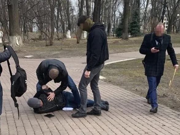 СБУ викрила на хабарі у 30 тис. доларів радника на громадських засадах керівництва МВС