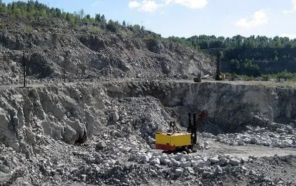 З приватних рук забрали гранітний кар'єр за майже 10 млн грн