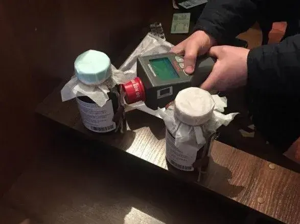 У Києві група осіб намагалась збути “червону ртуть” за чверть мільйона євро