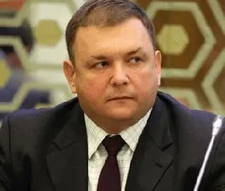 Три будинки, брат-кримінальник, робота на росіян і зарплата у мільйон: що відомо про голову КСУ, якому судді оголосили бойкот