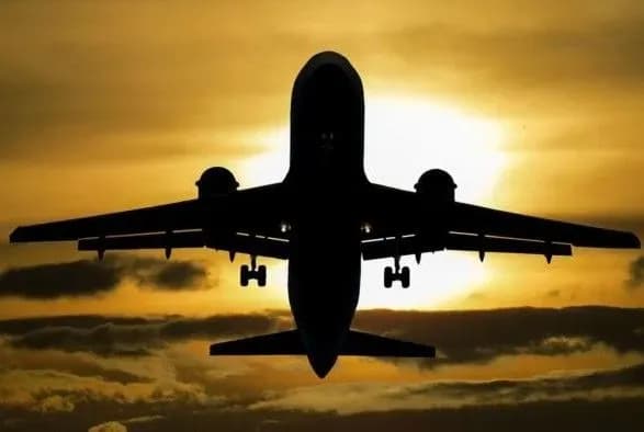 У Тегерані загорівся літак з пасажирами на борту