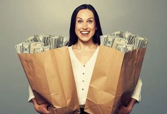 У ДФС назвали кількість жінок-мільйонерів