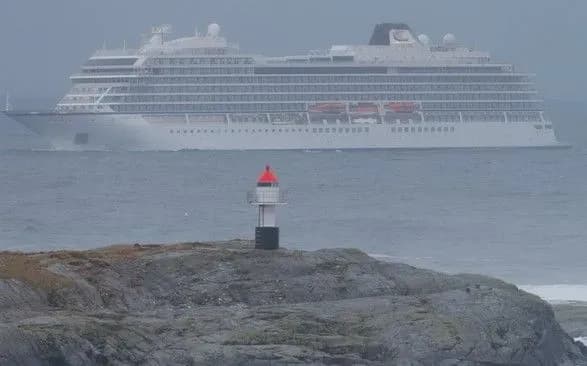 Круїзний лайнер Viking Sky дістався суші