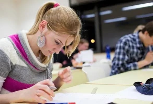 У 2019 році для участі в ЗНО зареєструвалося понад 300 тисяч учасників