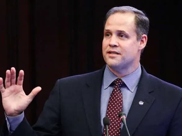 США мають намір встановити постійну присутність на Місяці