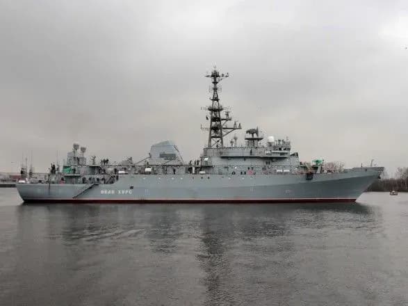Кораблі ВМФ РФ взяли на супровід фрегати НАТО в Чорному морі