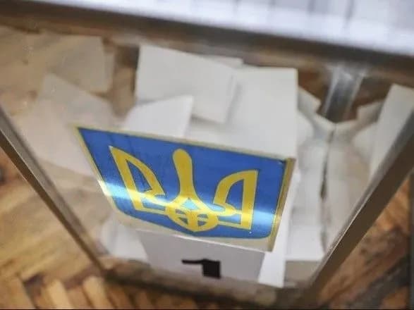 П'яний чоловік хотів винести бюлетень з виборчої дільниці