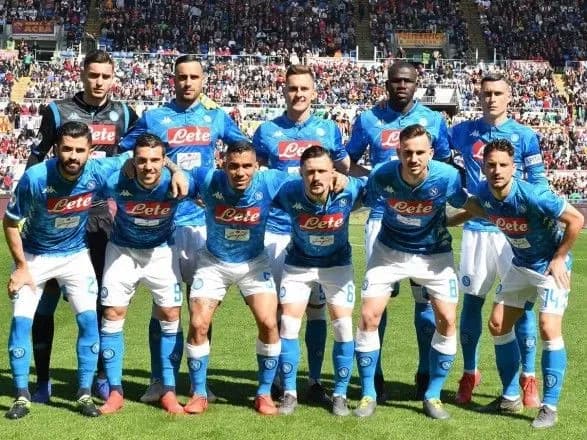 ФК "Наполи" разгромил "Рому" в одном из центральных матчей тура Серии А