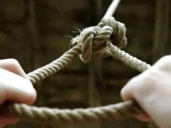 На Кiровоградщинi син виявив тіло матері, яка повісилася в гаражі