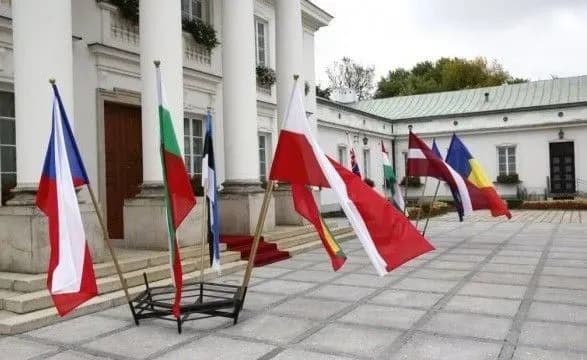 У Польщі зустрінуться міністри оборони країн Бухарестської дев'ятки