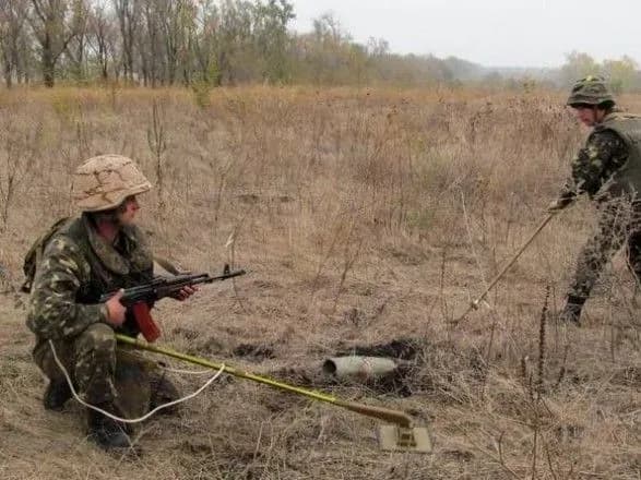 На Донбасі під час гуманітарного розмінування очистили майже 380 га