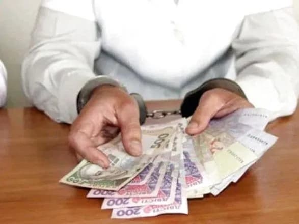 На Житомирщині голова медкомісії вимагав хабар за продовження терміну інвалідності