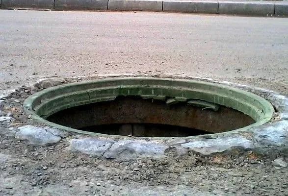 Стало відомо, скільки колодязних люків викрадено у столиці