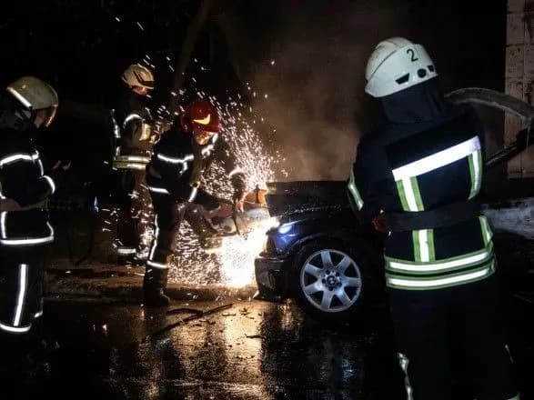 У Києві горіла іномарка