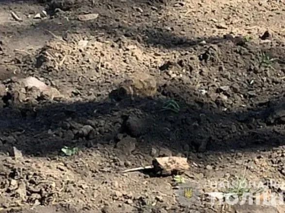 Возле учебного заведения в Краматорске нашли гранату времен Второй мировой