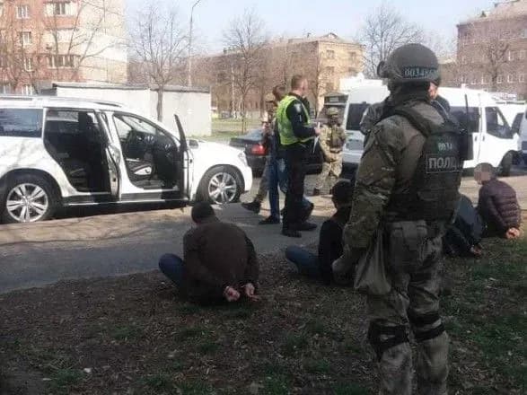 Оголошено про підозру п’ятьом іноземцям, які стріляли у підприємця