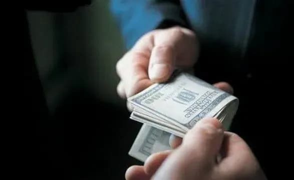Малолітню дитину намагались вивезти до Польщі за 100 доларів