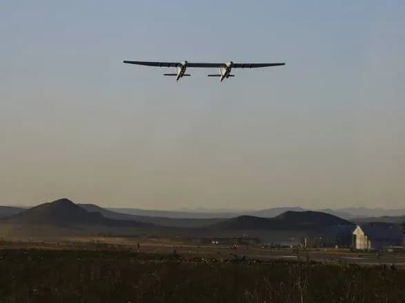 Компанія розробник повідомила подробиці першого польоту нового найбільшого в світі літака