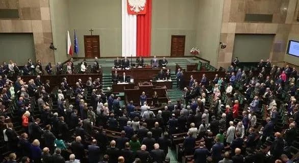 Сейм ухвалив зміни до закону про Карту поляка