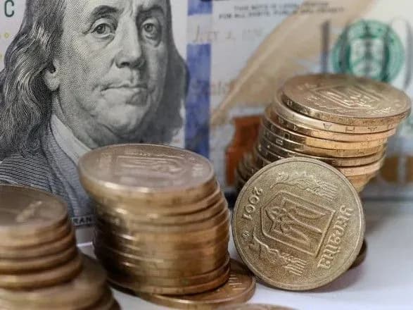 В S&P спрогнозували, коли долар "перевалить" за 30 грн