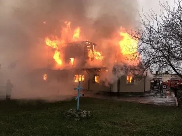 У Харківській області вщент згорів храм