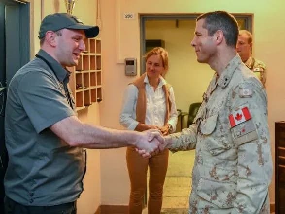 МЗС та НАТО обговорили розгортання українських сил та засобів у Іраку