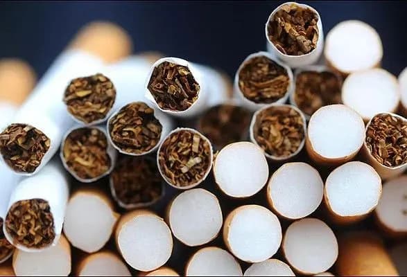 На кордоні з Угорщиною затримали контрабандиста з величезною партією контрабандних цигарок