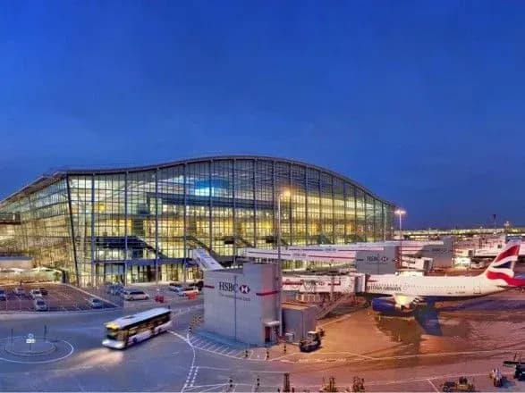 Біля лондонського аеропорту Хітроу протестували екоактивісти
