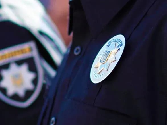 Двох чоловіків у Рівному спіймали на порушеннях при розклейці агітлистівок