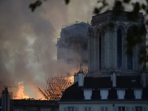 Чемпіони Франції з футболу замінили прізвища на формі написом "Нотр-Дам"