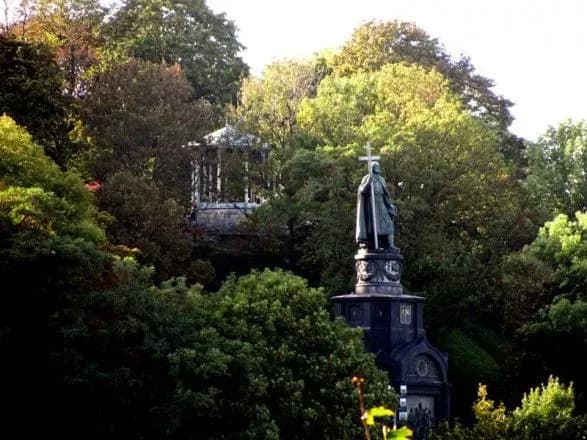 На Володимирській гірці та у парку "Хрещатий" проведено роботи з укріплення схилів - КМДА