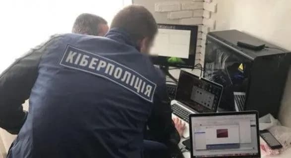 Кіберполіція викрила чоловіка у викраденні 2,2 млн гривень благочинних коштів