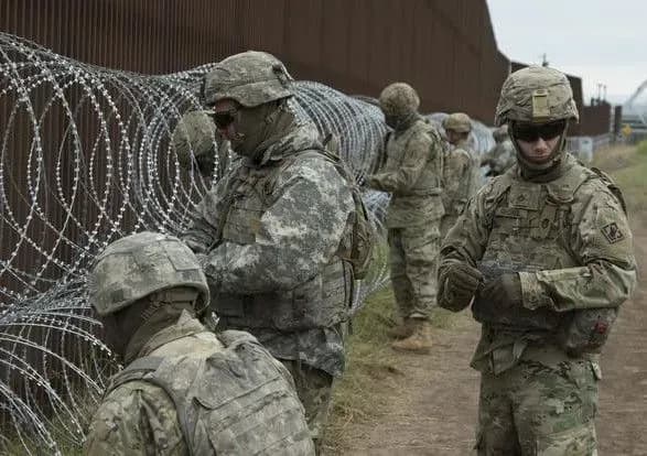 Пентагон відправить поварів на кордон з Мексикою, щоб годувати мігрантів