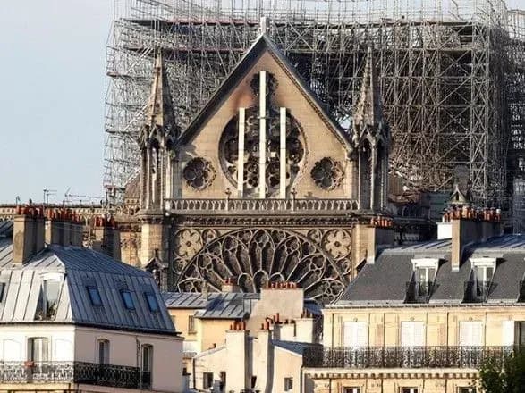 У мережі показали, як виглядає тимчасовий дах Нотр-Даму