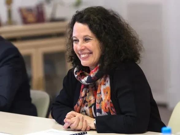 Жодне французьке підприємство не покинуло Росію після санкцій - посол