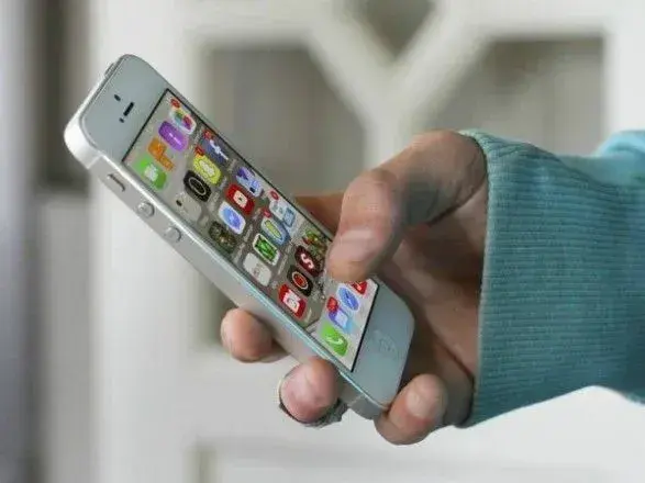 С сегодняшнего дня украинцы смогут менять мобильного оператора с сохранением номера