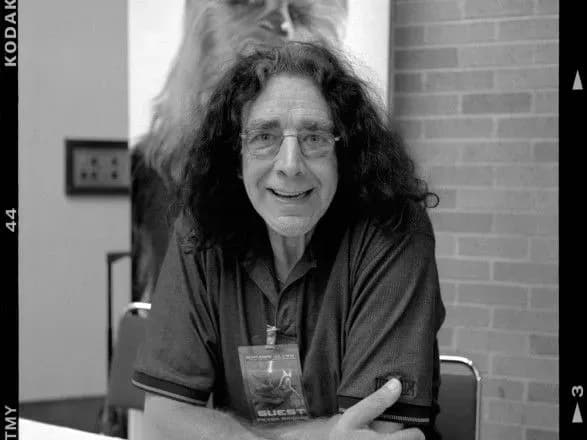 Умер актер, сыгравший Чубакку в "Звездных войнах"