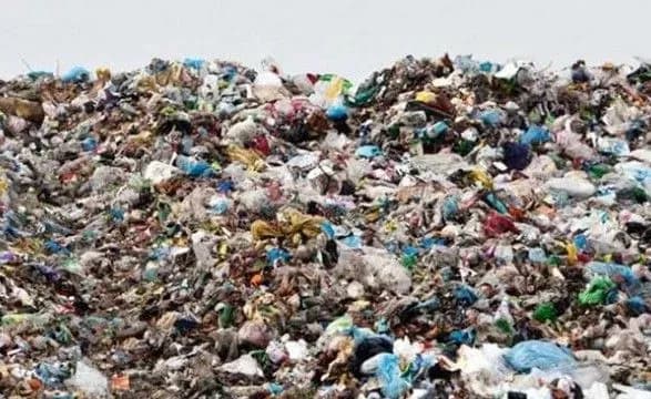 У Миколаєві хлопчика на смерть привалило сміттям