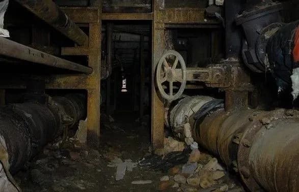 Двох невідомих знайшли мертвими у колекторі теплотраси