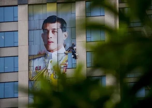 В Таиланде короновали Раму Х