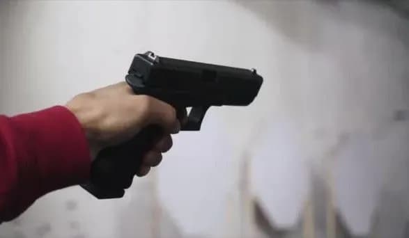 У Львові чоловік влаштував стрілянину з балкону