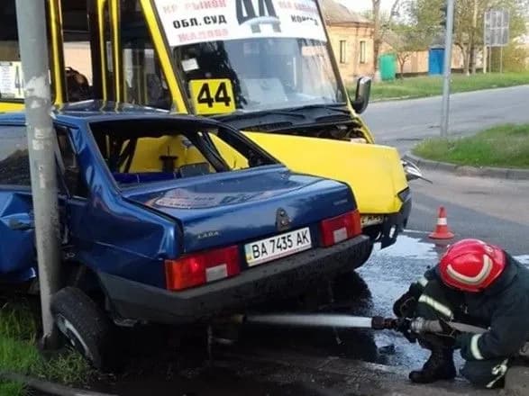 У Кропивницькому сталася ДТП за участю маршрутки