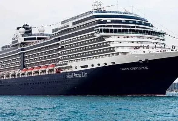 У Ванкувері зіткнулися два круїзні лайнери