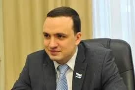 Депутат Держдуми РФ відкрив стрілянину з автомата у дворі житлового будинку