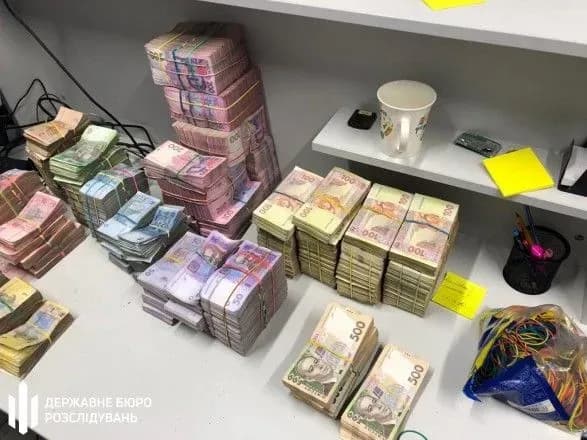 во Львовской области приостановлена работа крупного конвертационного центра