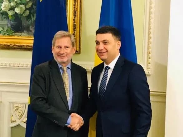 Єврокомісар нагадав Києву про боротьбу з корупцією