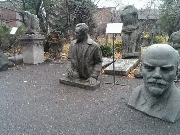 У Зеленского прокомментировали, кто должен принимать решение о переименовании городов и улиц