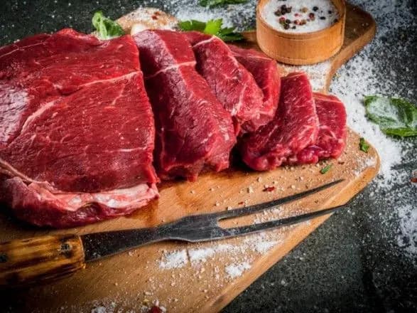 Українці недоїдають свинини